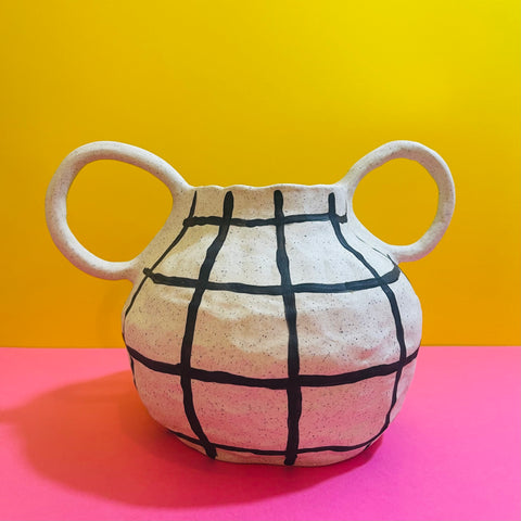 Grid Vase with handles in vanilla bean